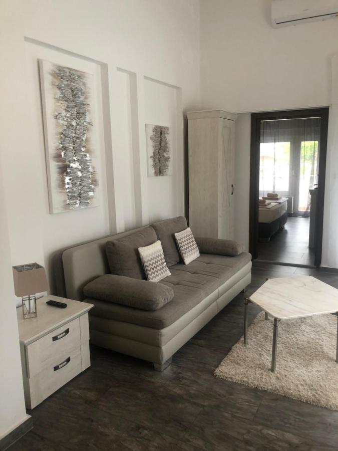 Ferienwohnung Grey Pearl With Free Ev Ch-Station Valbandon Exterior foto