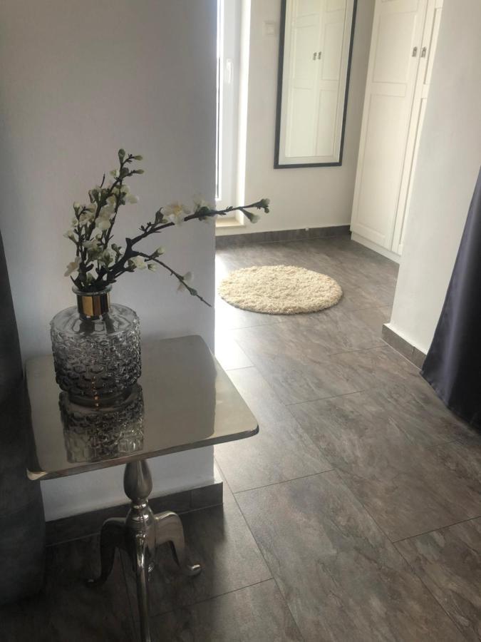 Ferienwohnung Grey Pearl With Free Ev Ch-Station Valbandon Exterior foto