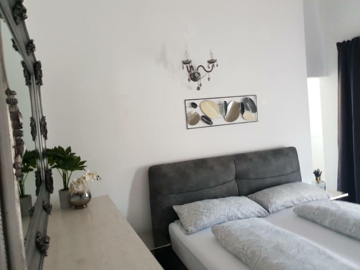 Ferienwohnung Grey Pearl With Free Ev Ch-Station Valbandon Exterior foto